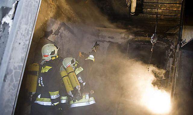 Zwei 15-jährige afghanische Asylwerber wurden als Verursacher des Brandes in Hirtenberg ausgeforscht