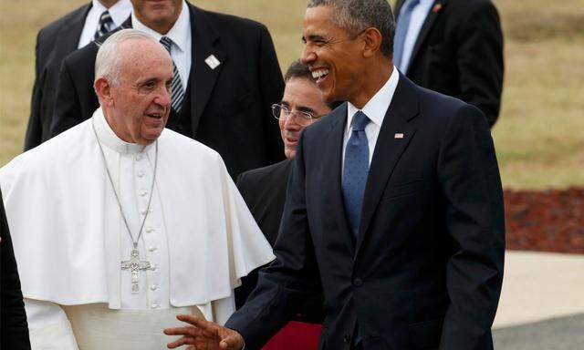 US-Präsident Obama holt Papst Franziskus vom Flughafen ab.