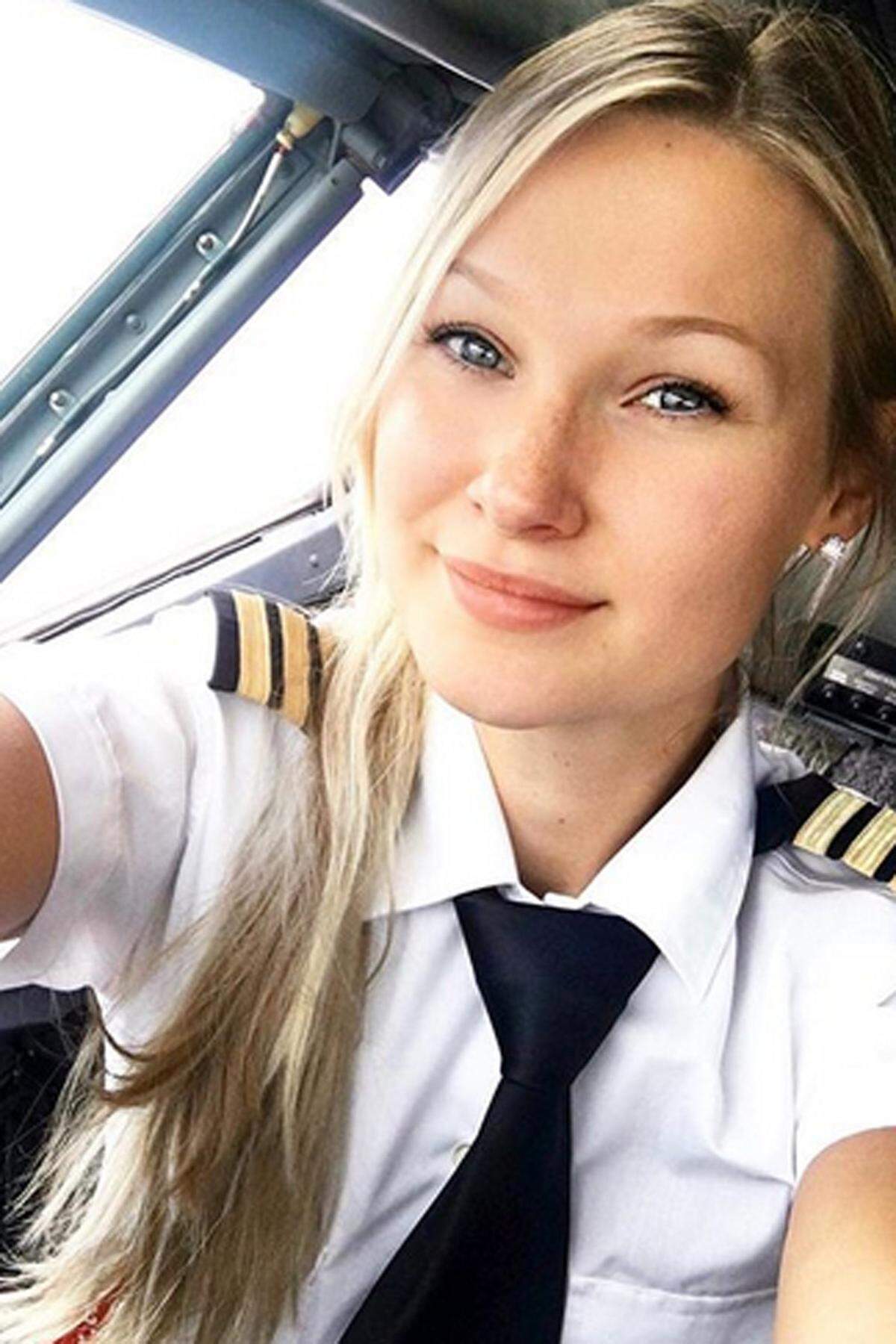 Michelle Goori, einer junge Ryanair-Pilotin aus Amsterdam, lässt knapp 82.000 Follower an ihrem Leben über den Wolken und darunter teilhaben. Dabei war Pilotin für die Niederländerin lange kein Berufswunsch.
