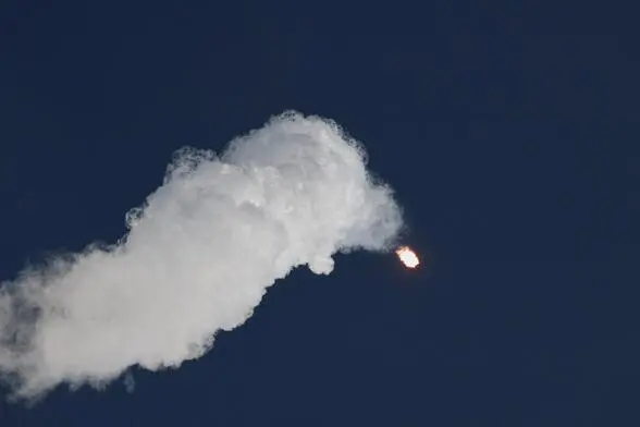 Das Teleskop wurde mit einer „Falcon Heavy“-Rakete der privaten Raumfahrtfirma SpaceX ins All gebracht.