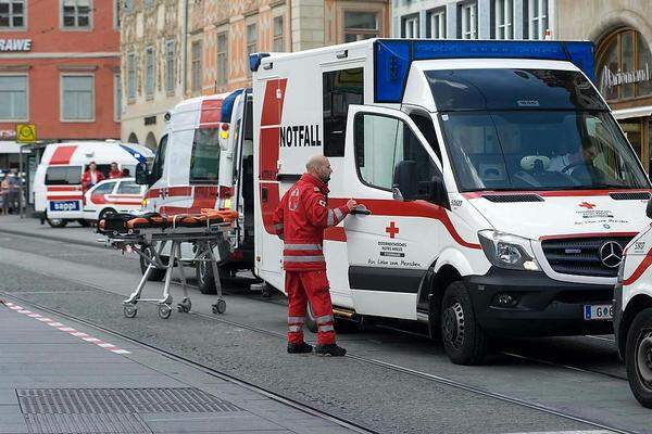 ... und 83 Rettungswagen waren im Einsatz.