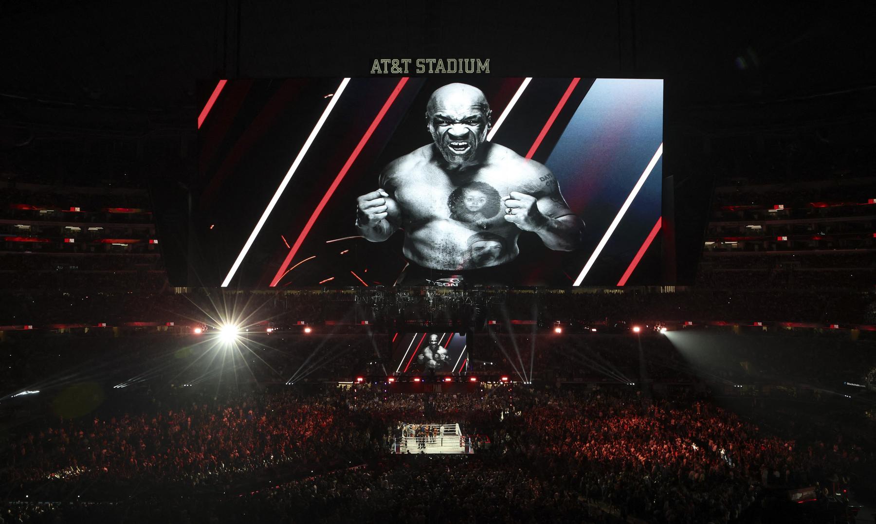 Mike Tyson fordert Floyd Mayweather im Altherren-Boxduell
