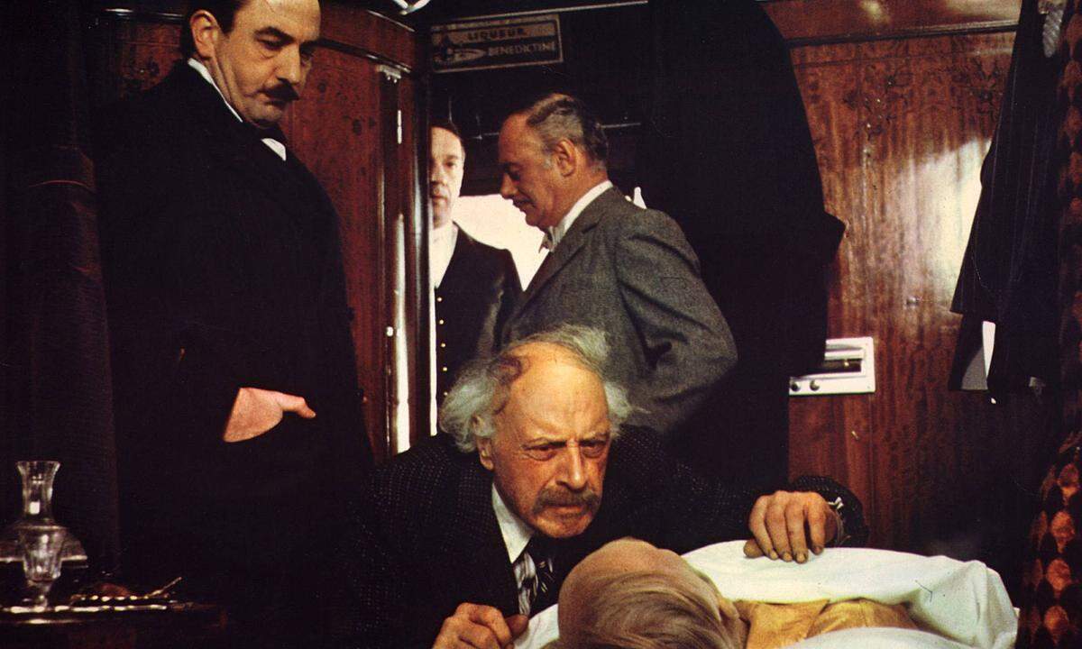 voraussichtlich November Agatha Christies Krimi wird mit Willem Dafoe, Michelle Pfeiffer, Judi Dench und Johnny Depp neu aufgelegt. Inszeniert wird der Film von dem britischen Regisseur und Schauspieler Kenneth Branagh (diverse Shakespeare-Verfilmungen, "Thor"), der auch gleich die Hauptrolle des Detektivs Hercule Poirot übernimmt. Foto aus "Mord im Orient-Express" von 1974