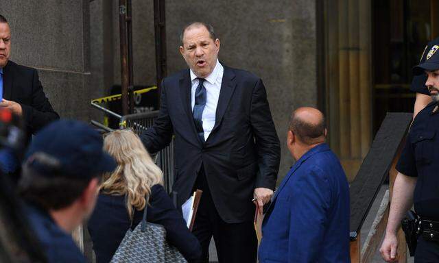 In New York fürchtet Weinstein zu viel Aufmerksamkeit für den Fall. 