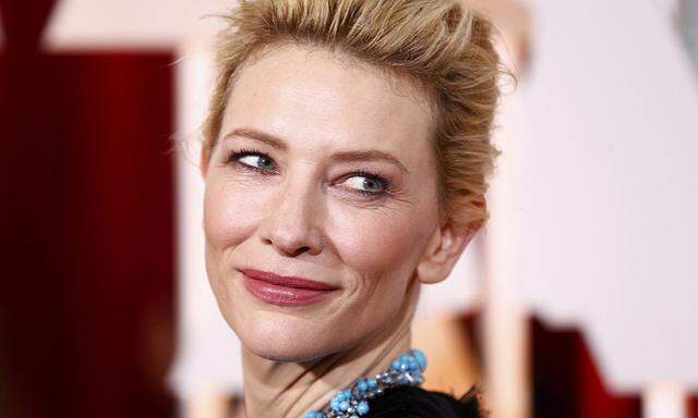 Presenter Cate Blanchett wears a Tiffany necklace as she arrives at the 87th Academy Awards in Hollywood