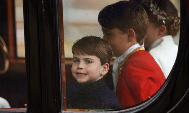 Prinz Louis neben seinen Geschwistern Prinz George und Prinzessin Charlotte.