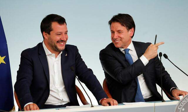 Salvini und Regierungschef Giuseppe Conte müssen vorerst kein Defizitverfahren der EU bewältigen.