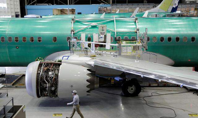 In Arbeit: Eine neue 737 MAX-9 wird im Bundesstaat Washington gebaut. Den US-Flugzeughersteller Boeing beutelt ein Skandal nach dem anderen.