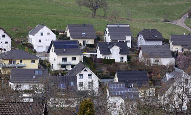 Die Preise für Haushaltsenergie sind in Österreich im März wegen der anziehenden Spritpreise erstmals wieder über Vor-Corona-Niveau gelegen.