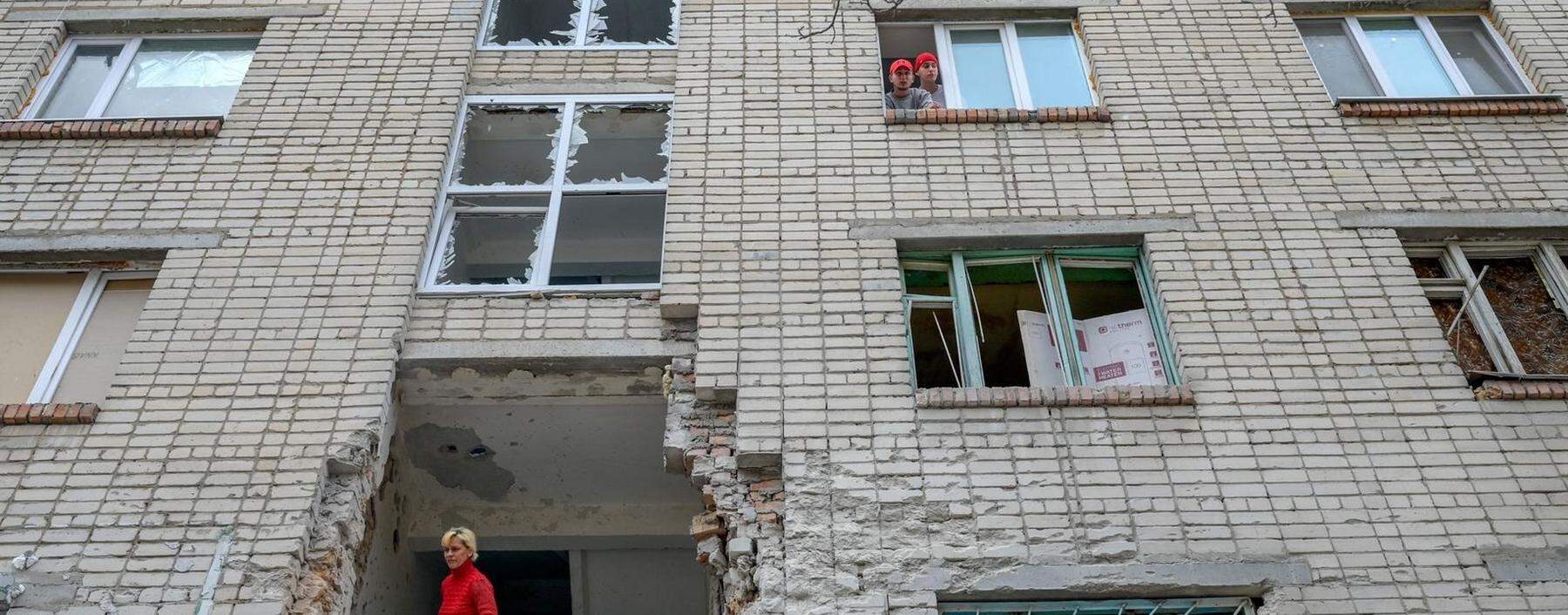 Nur eine weitere Meldung in der Nachrichtenflut: Wohnhaus mit Bombenschaden in Mykolaiv, Ukraine. 