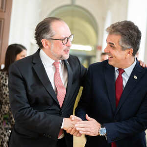 Alexander Schallenberg mit Eli Cohen in Wien