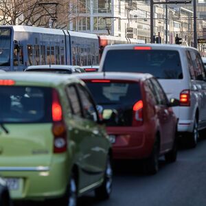 Themenbilder Gerichtsurteil zum Thema Fahrverbot 27 02 2018 Morgendlicher Berufsverkehr auf der Aa