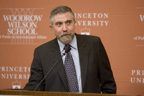 Der bekannte Ökonom und New-York-Times-Kolumnist Paul Krugman gilt als Befürworter einer lockeren Geldpolitik. Die Federal Reserve soll bei ihrer Geldpolitik nicht auf die Inflation achten, sondern lediglich auf die Erholung der Wirtschaft und eine Senkung der Arbeitslosenquote. 2008 erhielt er den Wirtschaftsnobelpreis insbesondere für seine „Analyse von Handelsstrukturen und Standorten ökonomischer Aktivität“.