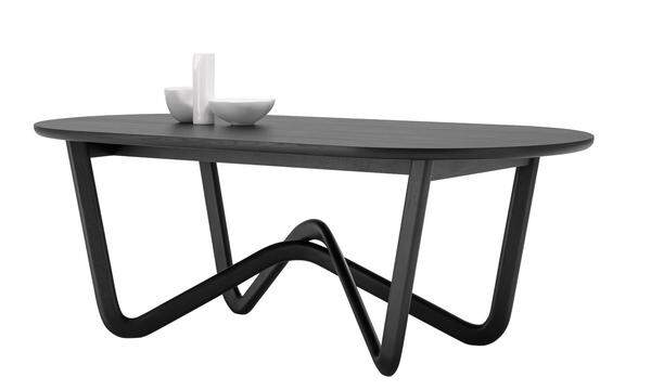 Rolf Benz. Auch so ein Fall von Architektur im kleinen Maßstab: Der Tisch „988“, gefertigt aus ­Eiche und amerikanischer ­Walnuss, wurde präsentiert.