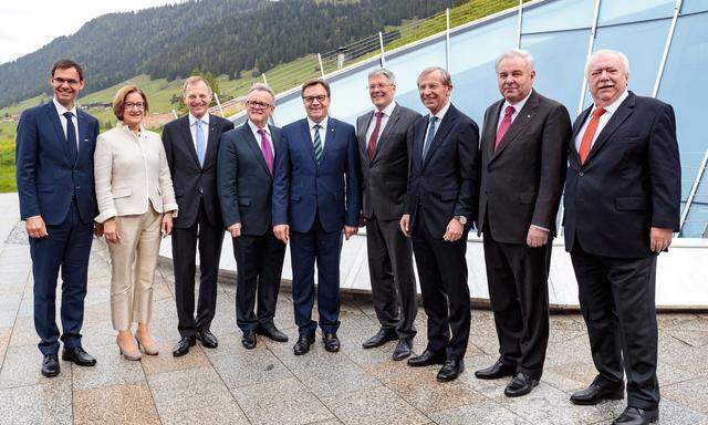 Michael Häupl (rechts) ist heute das letzte Mal im Kreis der Landeshauptleute- Kollegen. Aufgenommen wurde das Foto im Vorjahr in Alpbach.