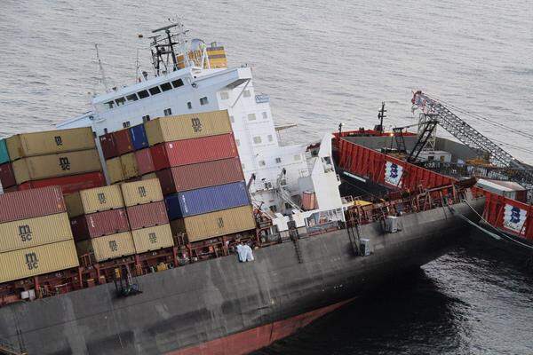 Insgesamt waren mehr als 1000 Container an Bord.