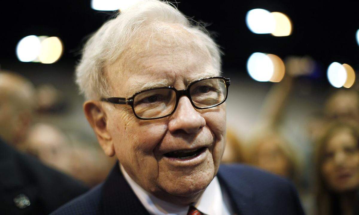 US-Milliardär Buffet empfiehlt eine Beschränkung auf wenige Werte. Ein Investor sollte sich jeden Kauf so genau überlegen, als ob er in seinem ganzen Leben nur zehn bis zwölf Aktienkäufe tätigen könnte.