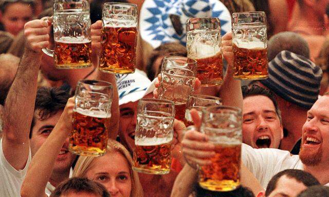 FILE PHOTO OF MUNICH´S RECORD-SETTING OKTOBERFEST