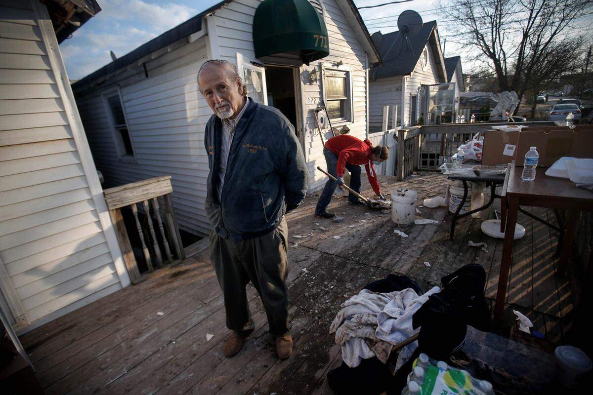 Der 89-jährige Michael Arbinni hat den zweiten Weltkrieg überlebt und lebt seit jeher in Midland Beach auf Staten Island. "Ich hätte nicht gedacht, dass ich einmal woanders leben müsste, aber jetzt muss ich vielleicht."