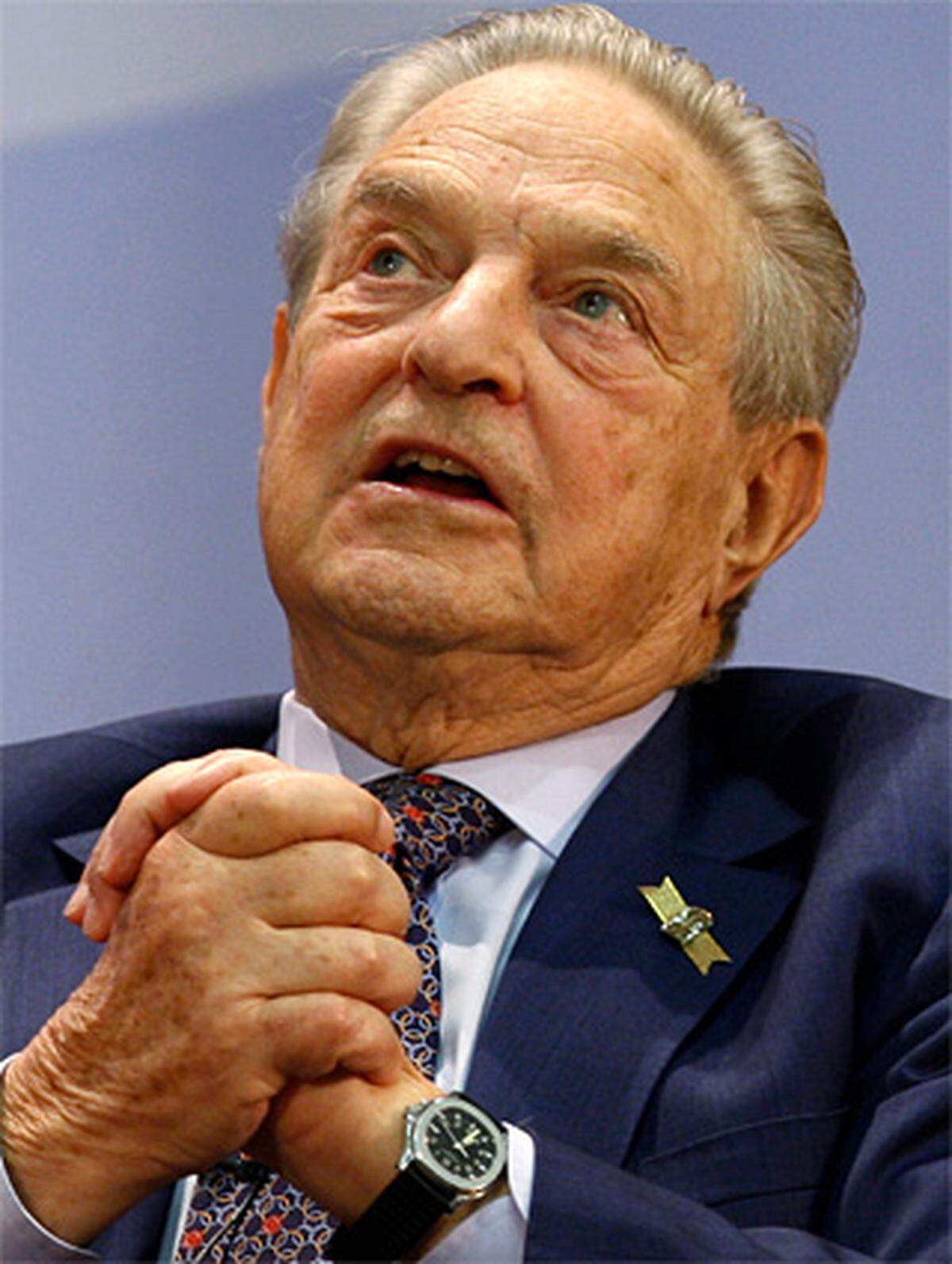 Investoren-Legende George Soros warnt beim Weltwirtschaftsforum in Davos vor den Gefahren weltweit niedriger Zinsen und den Auswirkungen der Politik des billigen Geldes.