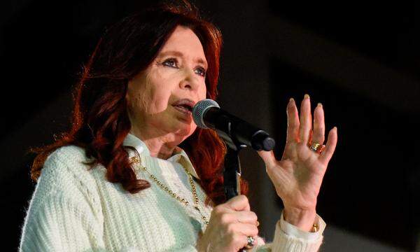 Die argentinische Vizepräsidentin Cristina Kirchner blieb unverletzt. Gegen sie läuft derzeit ein Korruptionsprozess.