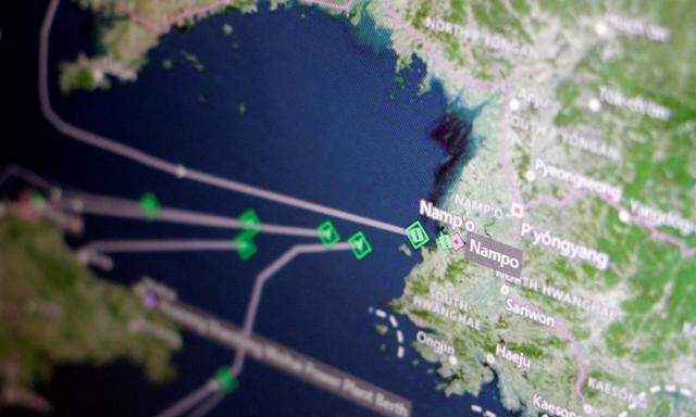 Nordkoreanische Frachter kommen mit voller Ladung aus China zurück.