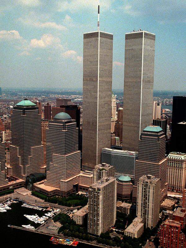 Die 1972 errichteten Zwillingstürme des World Trade Centes waren das Aushängeschild von Manhattan und die höchsten Wolkenkratzer New Yorks. Bis zum 11. September 2001...