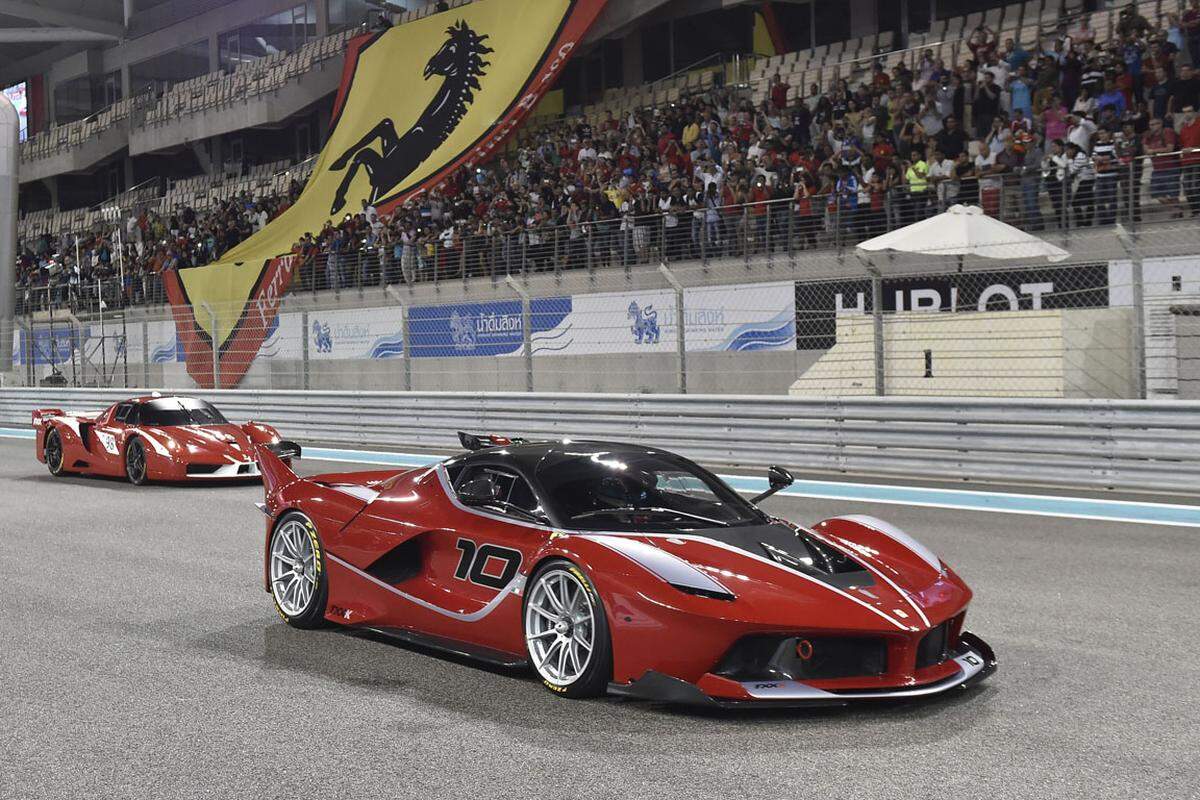 Die Systemleistung des Ferrari liegt bei 1050 PS, das maximale Drehmoment beträgt 900 Nm.