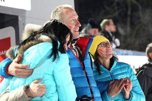 Wie immer stets dabei: Vater Gernot, Mutter Christa und Freundin Anna. Sie alle hatten "Didl" in seinem Bestreben Skispringer zu werden unterstützt, denn die Karriere war keineswegs vorgezeichnet.
