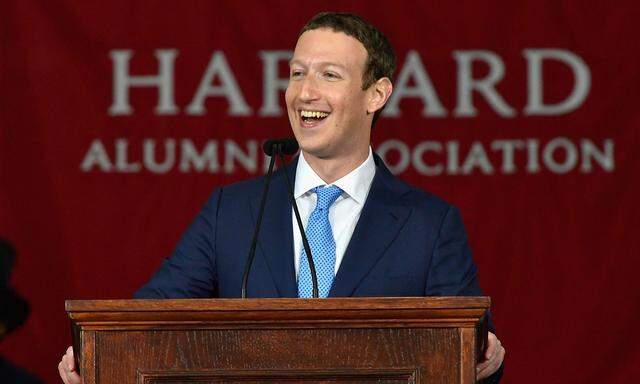 Zuckerberg lernte in Harvard seine Ehefrau kennen.