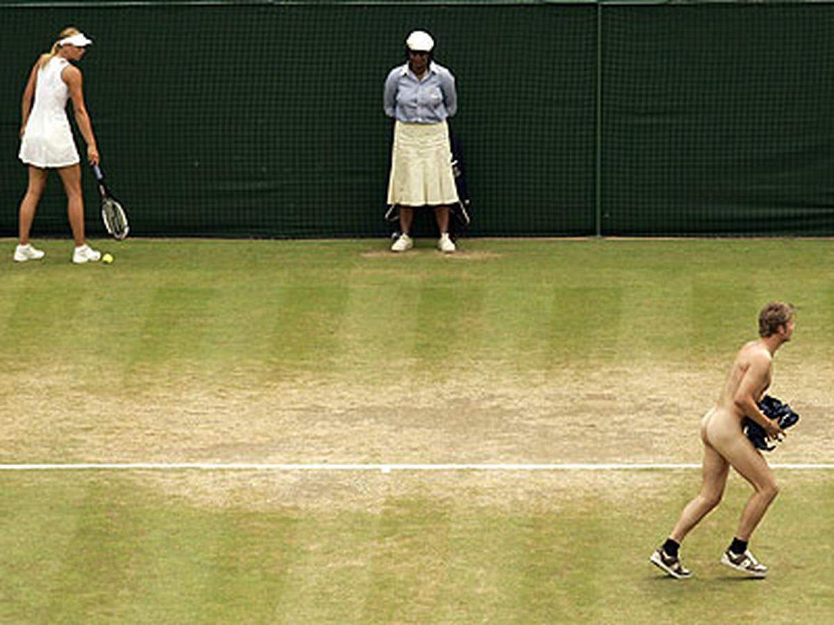 Unerwünschter Besuch für Pin-up Maria Scharapowa in Wimbledon.