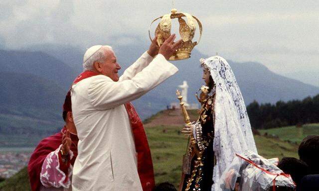 FILES PERU POPE JOHN PAUL II