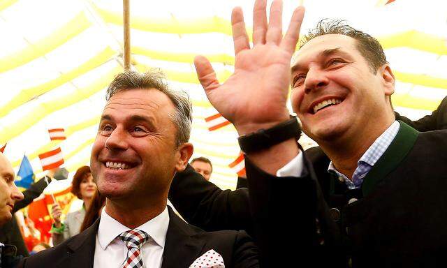 Leader of the Austrian Freedom party Strache and presidential candidate Hofer attends a May Day event in Linz