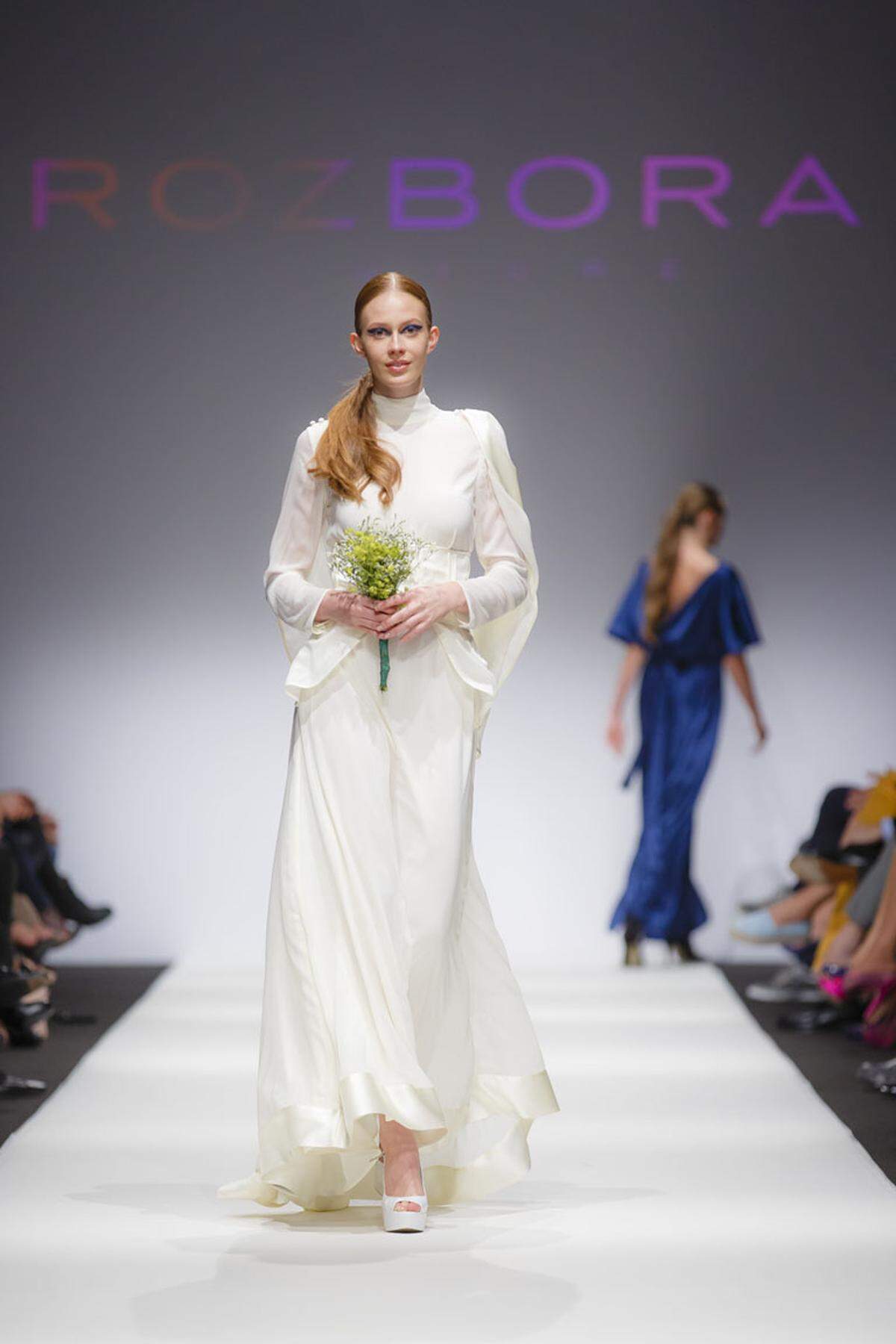 Ein Brautkleid war in der Kollektion von Rozbora Couture zu finden.