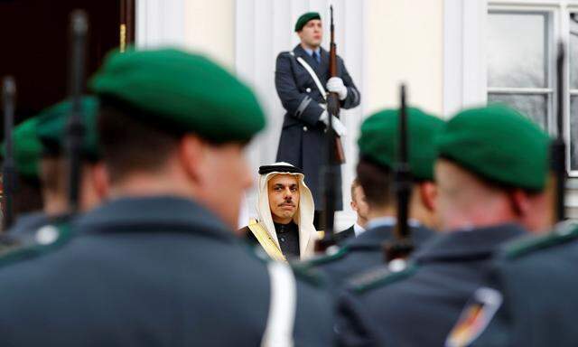 Der neue Botschafter Saudi-Arabiens Prinz Faisal bin Farhan Al Saud am Mittwoch in Berlin.
