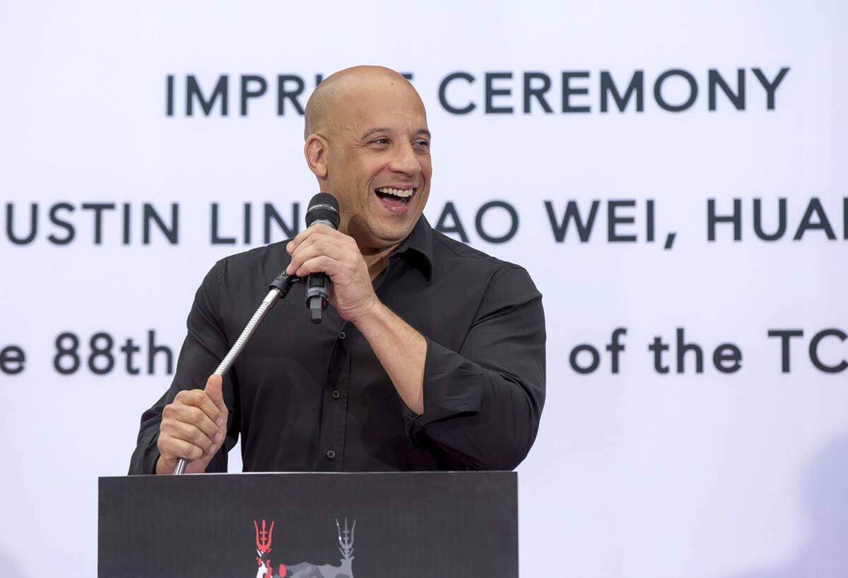 Mit "Fast and Furious" ist Vin Diesel nicht nur gut im Geschäft, sondern mit 93 Millionen Facebook-Fans auch überaus beliebt. Das brachte ihm 47 Millionen Dollar ein.