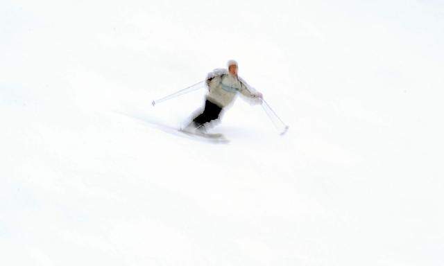 Symbolbild: Ski fahren 