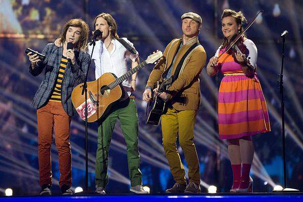 Gescheitert  sind hingegen die Letten: Die Band Aarzemnieki (übersetzt: Die Ausländer) wollte mit ihrem Lagerfeuerlied "Cake to bake" ins Finale einziehen.