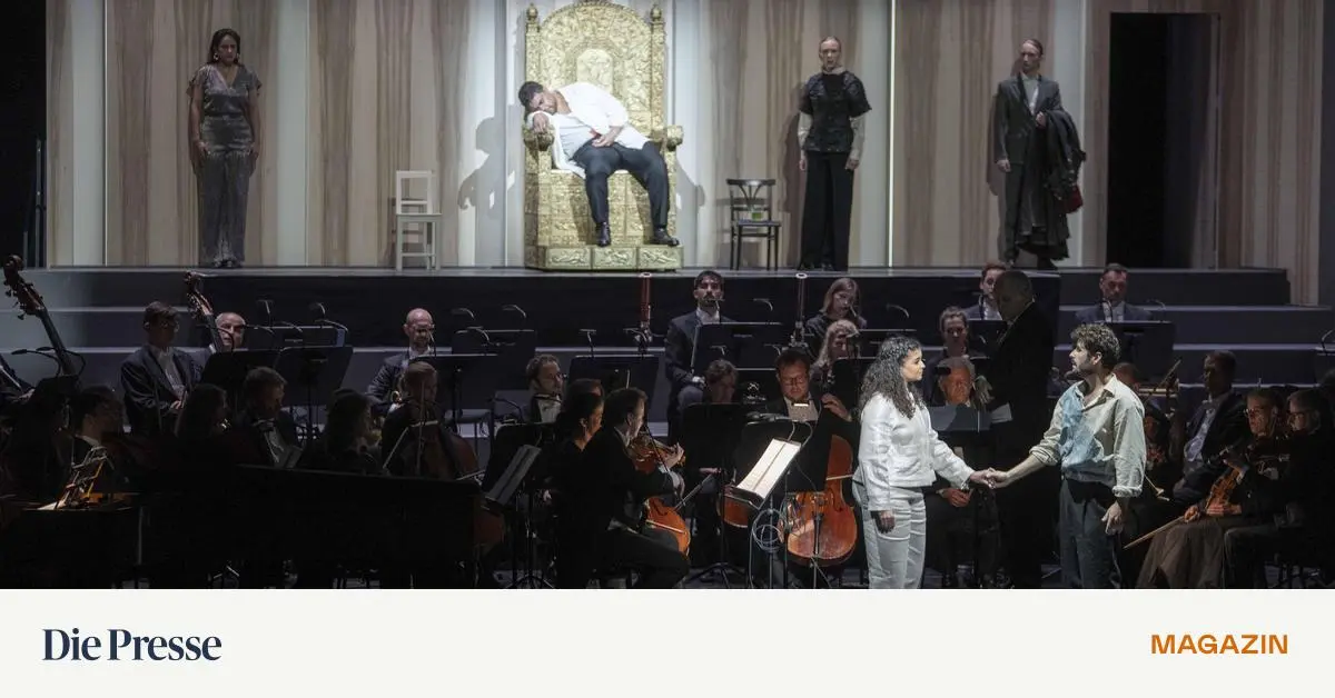 Das-Ohr-an-der-T-r-von-Mozarts-Opernwerkstatt-Mitridate-in-Salzburg-premium-