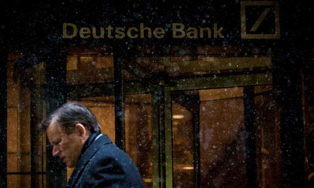 Noch durchlebt die Deutsche Bank stürmische Zeiten, aber ab heuer soll die Bilanz wieder in Schwarz geschrieben werden.