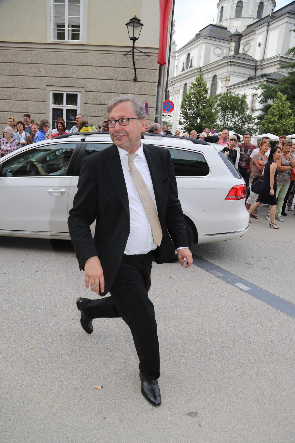ORF-Generaldirektor Alexander Wrabetz eilt zur Premiere. 