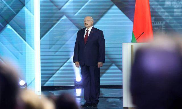 Der belarussische Präsident Alexander Lukaschenko vor seiner Rede an die Nation in Minsk.