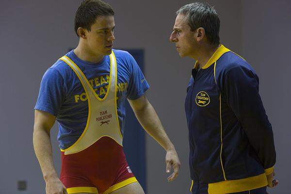 von Bennett Miller (USA) Ebenfalls auf einer wahren Geschichte basiert ''Foxcatcher'': Channing Tatum spielt Mark Schultz, Olympiasieger im Ringen. Als sein Bruder vom schizophrenen Multimillionär und Coach John Eleuthère du Pont ermordet wird, kämpft Schultz für Gerechtigkeit. Steve Carell spielt Du Pont, Mark Ruffalo Marks Bruder David Schultz. Regisseur Bennett Miller war mit "Moneyball" und "Capote" erfolgreich.