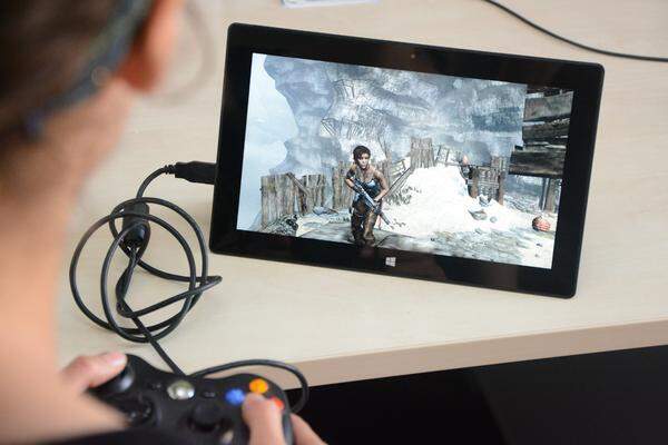 Bei aufwendigeren Spielen geht das Surface Pro, beziehungsweise dessen Grafikchip, allerdings in die Knie. Für "Tomb Raider" etwa mussten die Details stark heruntergedreht werden.