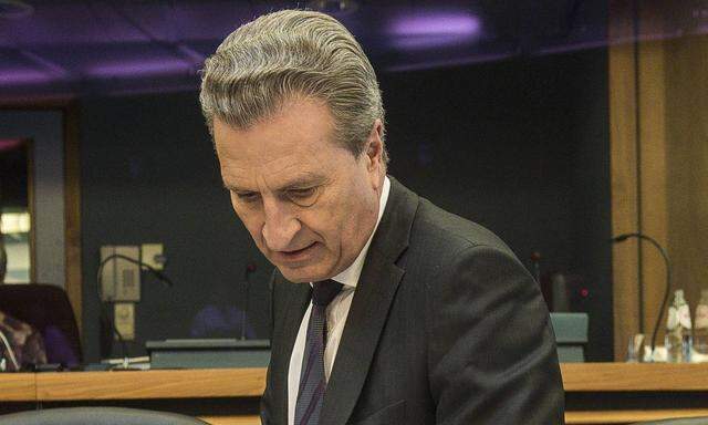 Günther Oettinger, bis 2019 deutscher EU-Kommissar, soll, wie versprochen, kein Lobbying für den Tabakkonzern Philip Morris betreiben.