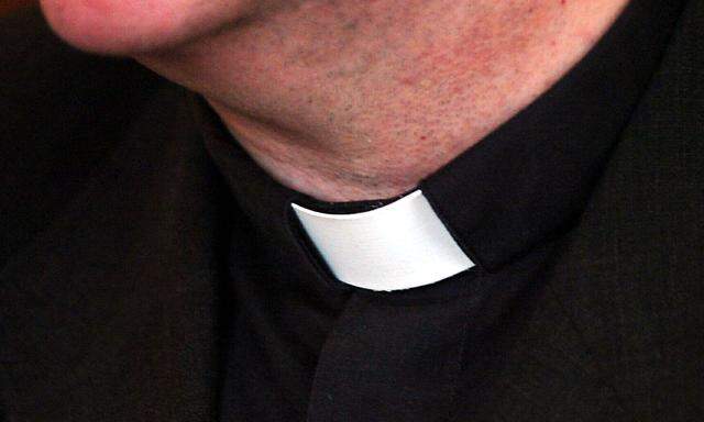 Priester empfiehlt in Sonntagspredigt Wahl Hofers