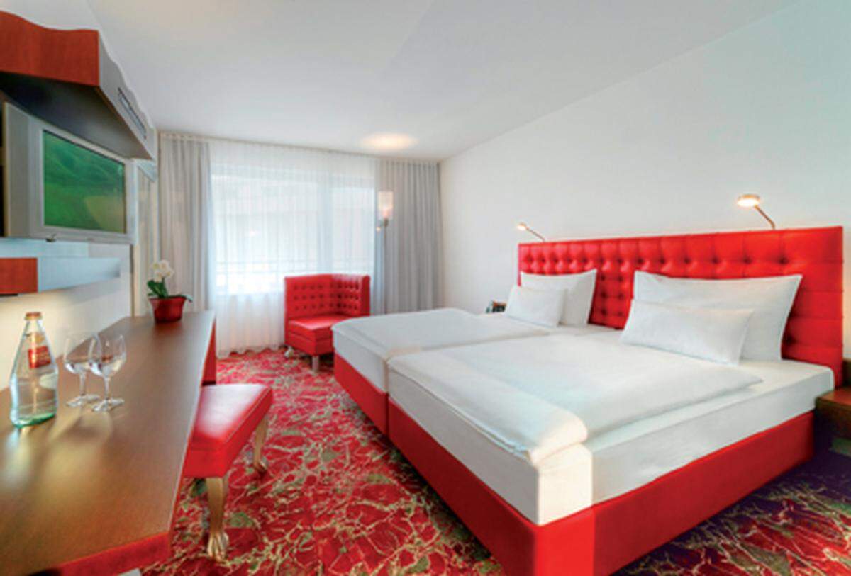 Im Rahmen der Verbundszertifizierung "Service Quality System" wurden alle neun Arcotel Hotels für ihre Servicestandards vom TÜV Rheinland ausgezeichnet. Die Unternehmensgruppe ist eines der größten privaten österreichischen Unternehmen im Tourismusbereich und positioniert sich klar in der Business- und Stadthotellerie.