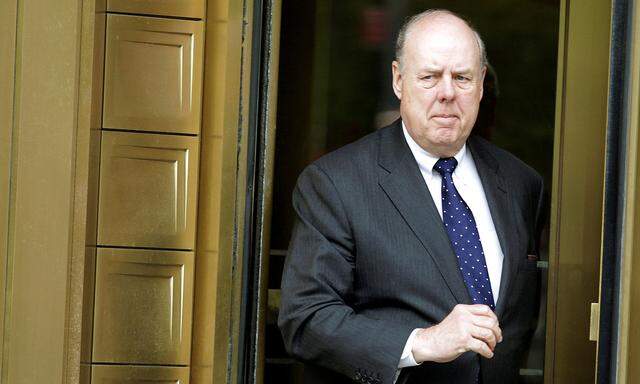 FILE PHOTO: Lawyer John Dowd exits Manhattan Federal Court in New York