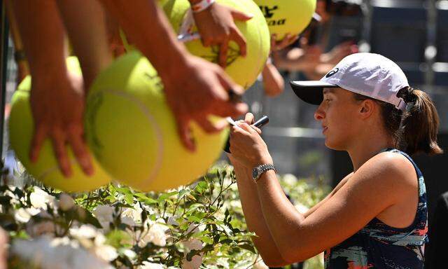 Das derzeit gefragteste Autogramm auf der WTA-Tour kommt von Iga Swiatek. 