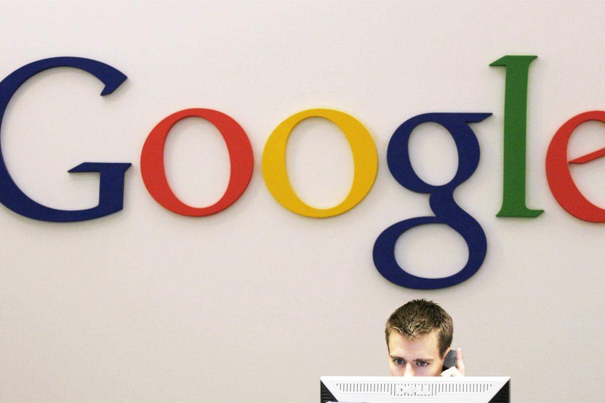 Ein aktueller Fall von Verb-Werdung: Als "googeln" wird die Suche nach Informationen im Internet bezeichnet. 2004 wurde der Begriff in den Duden aufgenommen.